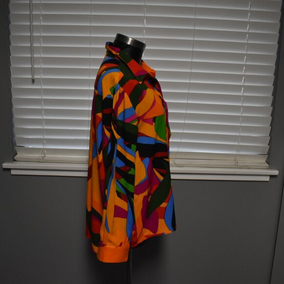 True Destinations Resortwear Set (Button up Shirt and Elastic Waist Shorts) - Picture 6 of 7